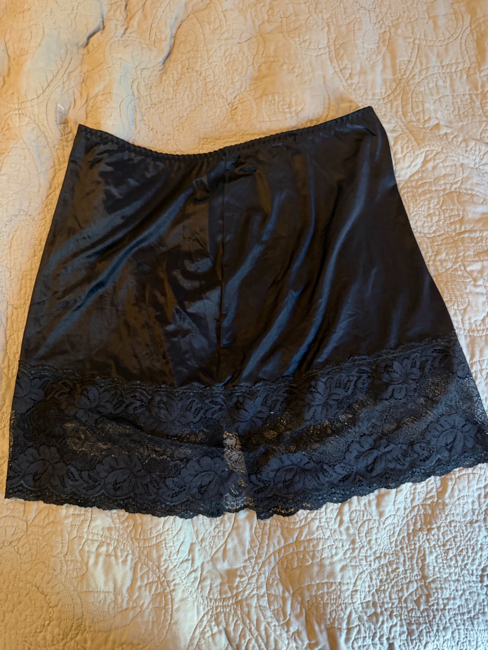 Vanity Fair Black Lace-Hem Half/Mini Slip - Women's Intimates
